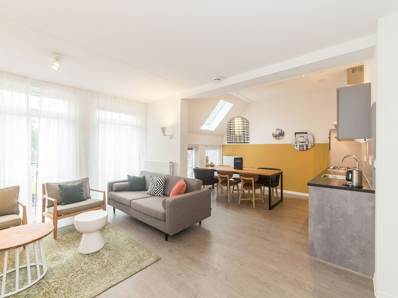 Comfy, Modern Apartment, At 4 Km. From Maastricht