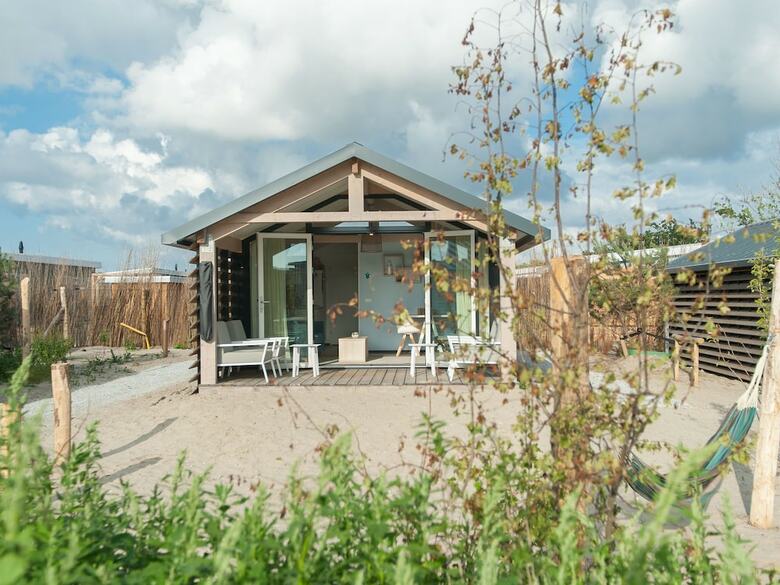 Comfortable Lodge With Hammock, Near The Beach