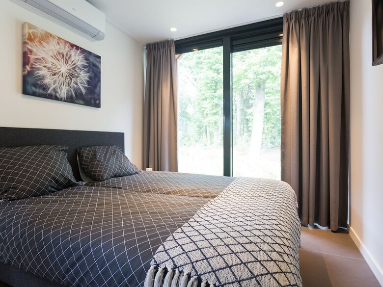 Modern, Luxurious Villa With Jacuzzi, Close To de Veluwe