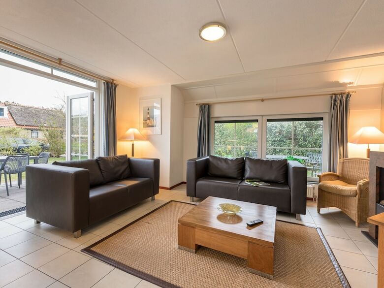 Detached House With Dishwasher, 2 Km. From The Sea On Texel