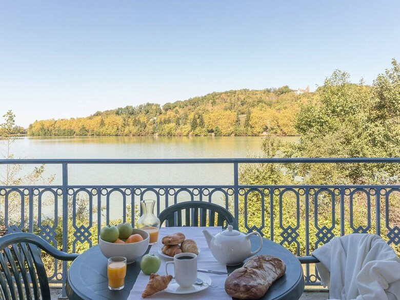 Charming Apartment In Marciac With Swimming Pool