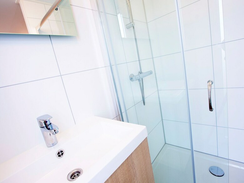 Modern Lodge With Two Bathrooms, 1 Km. From The Beach