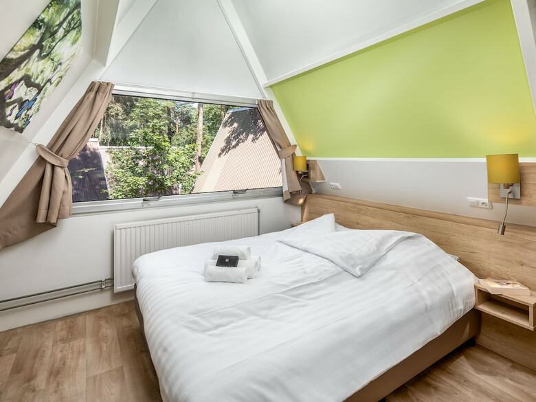 Restyled Bungalow With Dishwasher, In Natural Surroundings