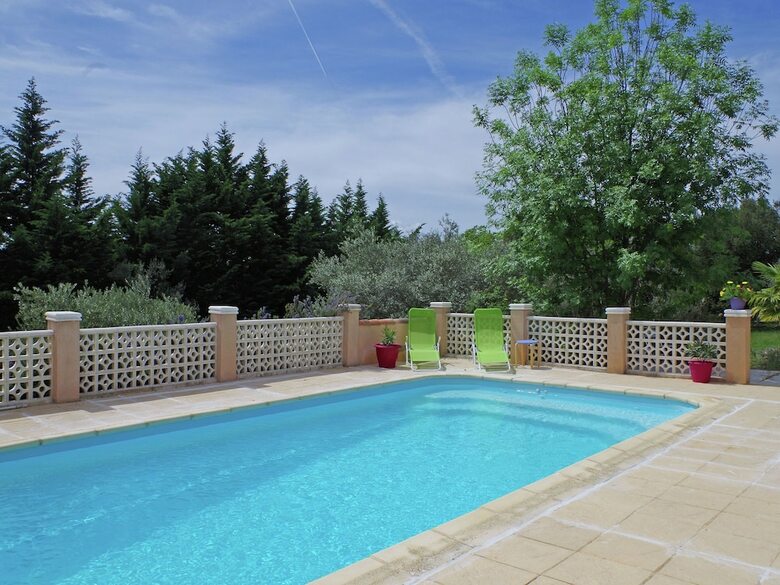 Spacious Villa In Aups With Swimming Pool