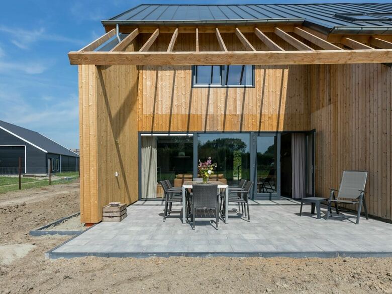 House In Vrouwenpolder With Private Terrace