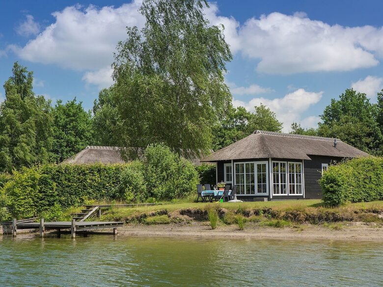 Thatched Lodge With AC And A Dishwasher, In Green Twente
