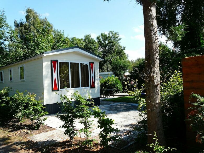 Comfortable Chalet With Nice Terrace At The Water