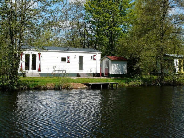 Comfortable Chalet With Nice Terrace At The Water