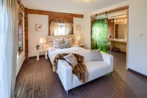 Agroturismo Folwark Bia?ych Bocian�w