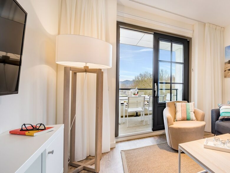Luxurious Apartment With Two Bathrooms, 1 Km From The Beach