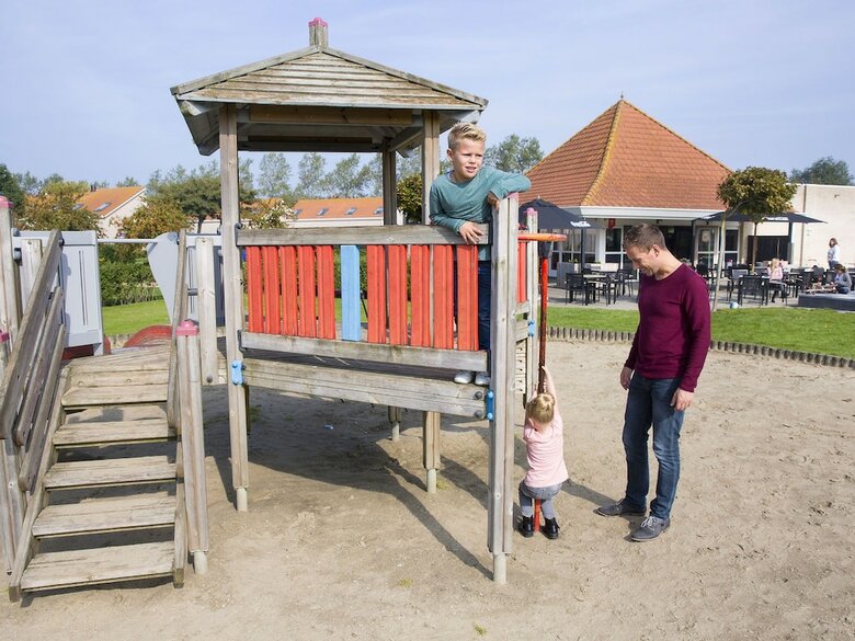 Spacious Holiday Home In Renesse Near North Sea