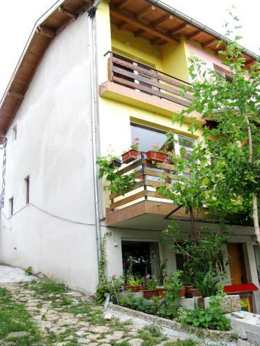 Hostal Guest House Family