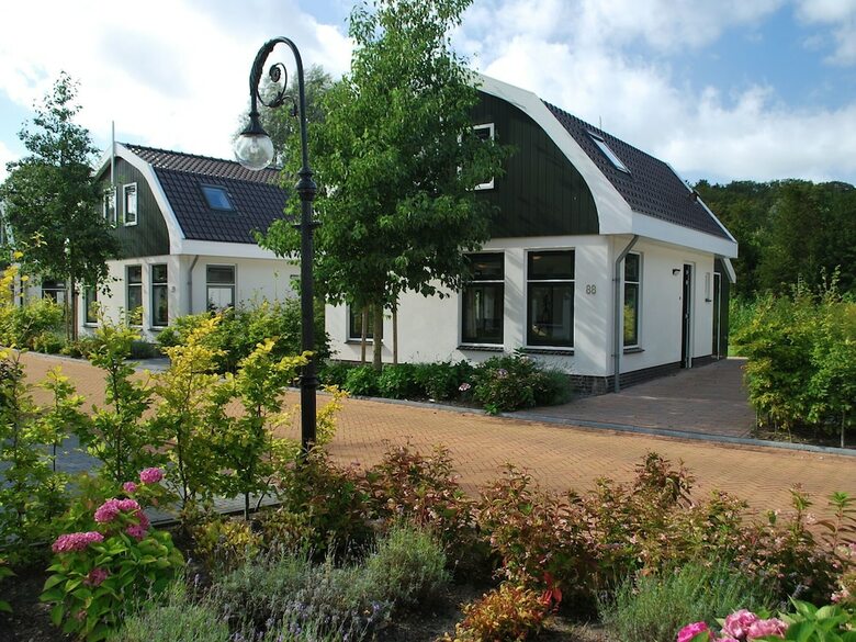Nice Holiday Home With Dishwasher, Near The Beach