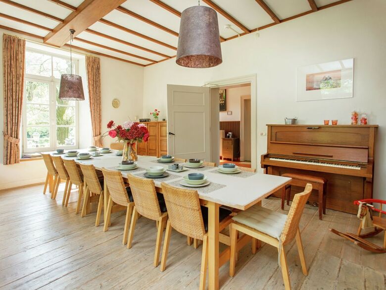 Spacious Mansion In Swolgen With Garden