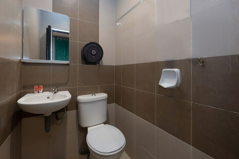 Oyo 90050 V Hotel