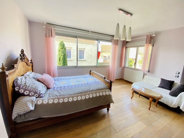 Hotel Reims Sherpa Guest House