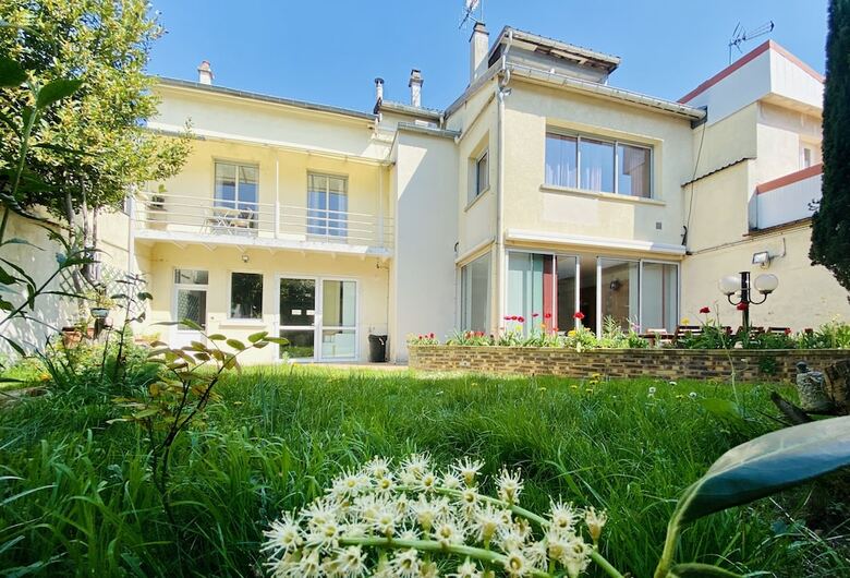 Hotel Reims Sherpa Guest House