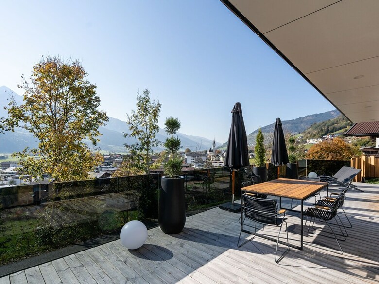 Apartment In An Exclusive Location With Artistic Interiors