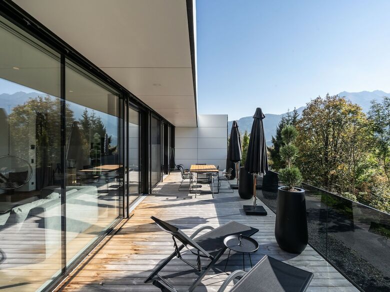 Apartment In An Exclusive Location With Artistic Interiors