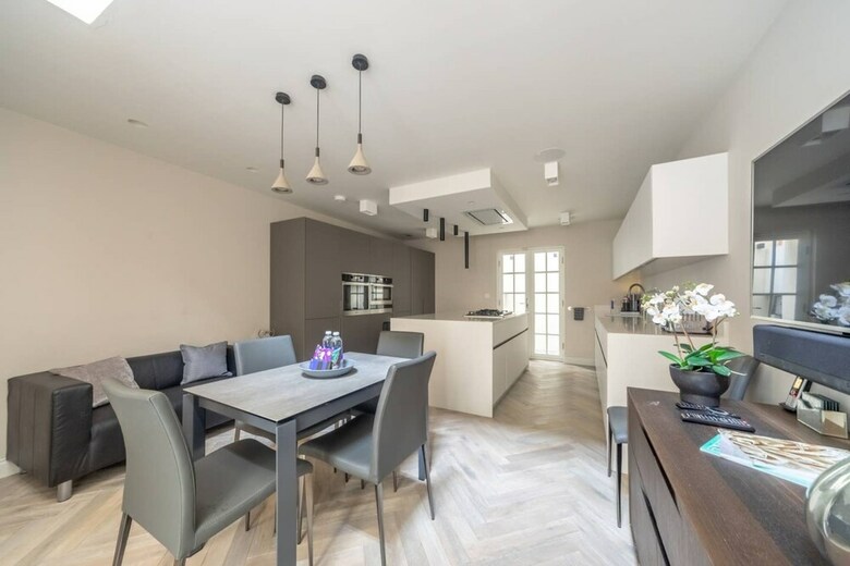 Stunning Deluxe 3 Bedroom House In Fitzrovia