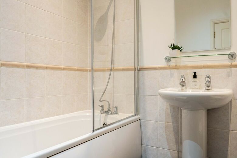 Redbourne Terrace Large Home