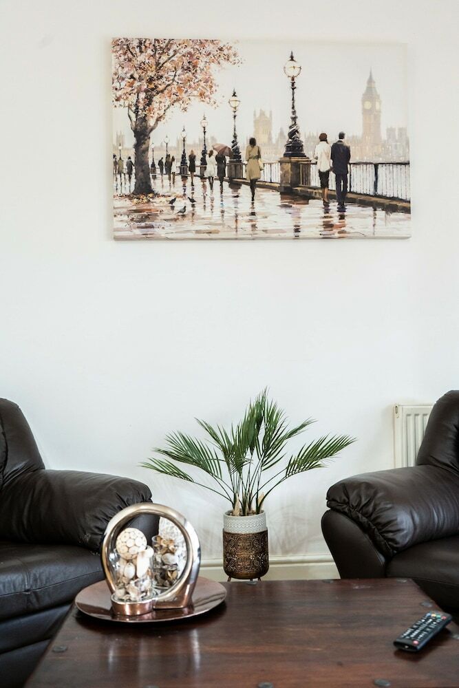 Redbourne Terrace Large Home