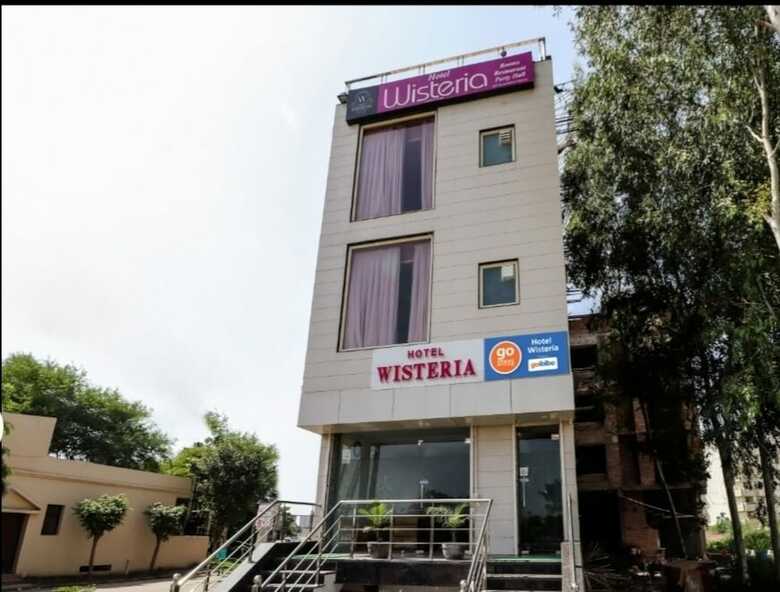 Hotel Wisteria