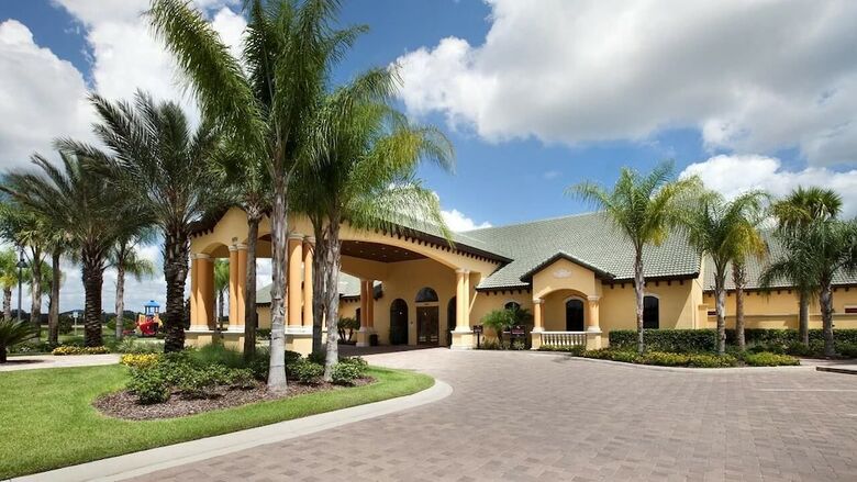 Villa 8925 Sugar Palm Road