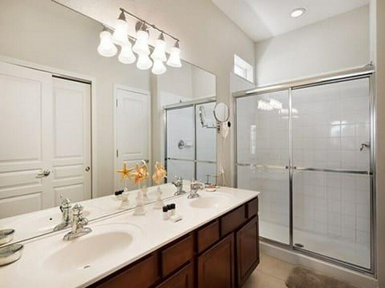 7758 Grassendale Street - Fs