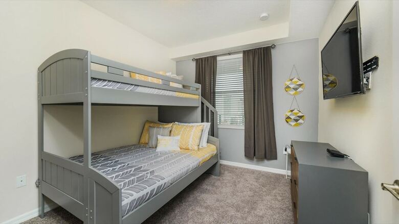 Apartamento 4751 Clock Tower Drive 303