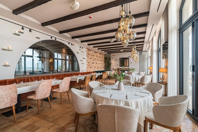 Villa Chinka By Astor Garden Hotel