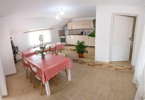 Hostal Pensiunea Casa Elena