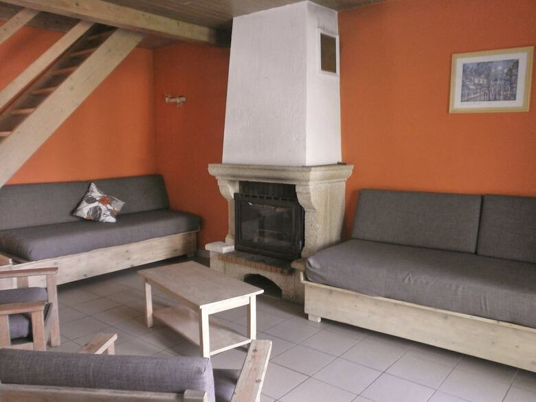 Tidy Holiday Home With Fire Place Close To Malm�dy