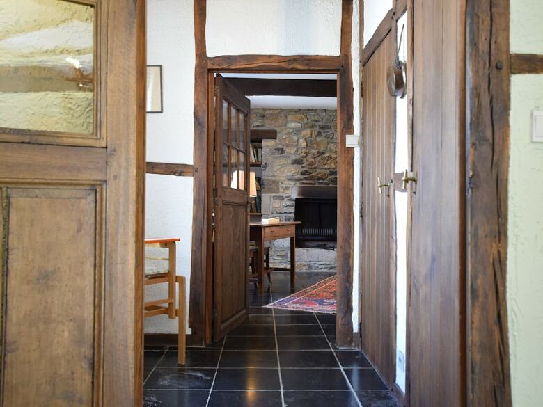 Rustic Holiday Home In Septon With Private Garden