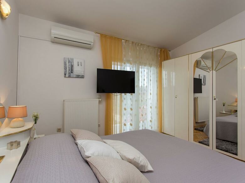Beautiful Holiday Home In Neoric With Private Pool