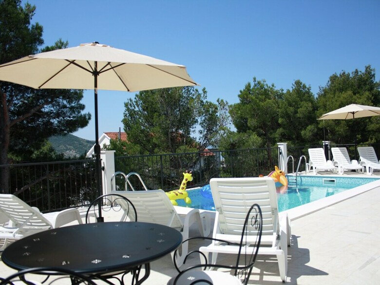 Modern Villa In Primosten With Pool