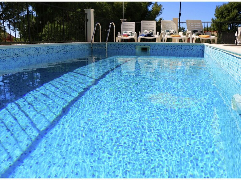 Modern Villa In Primosten With Pool