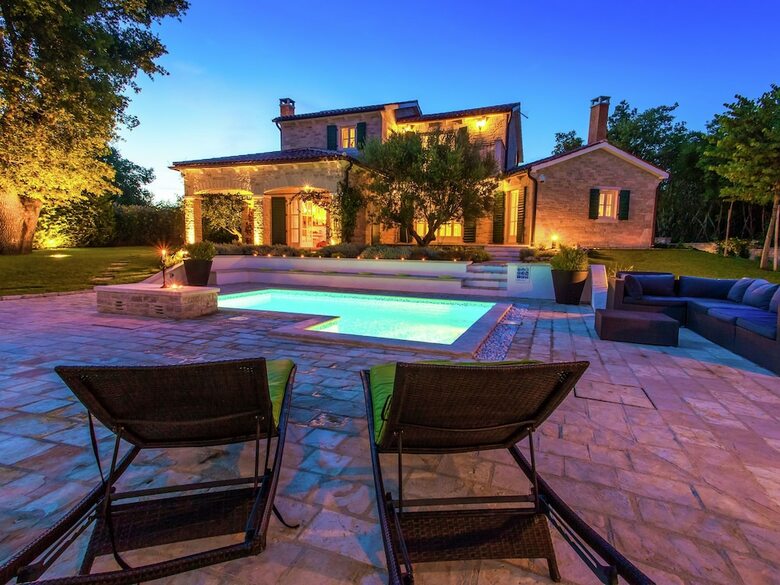 Lush Villa In Baderna With Artistic Interiors & Pool