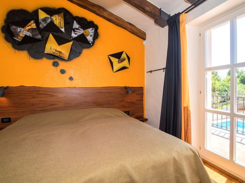 Splendid Villa In Baderna With Private Swimming Pool