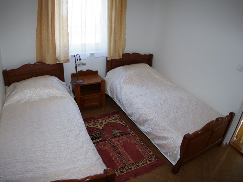 Quaint Apartment In Pula With Garden