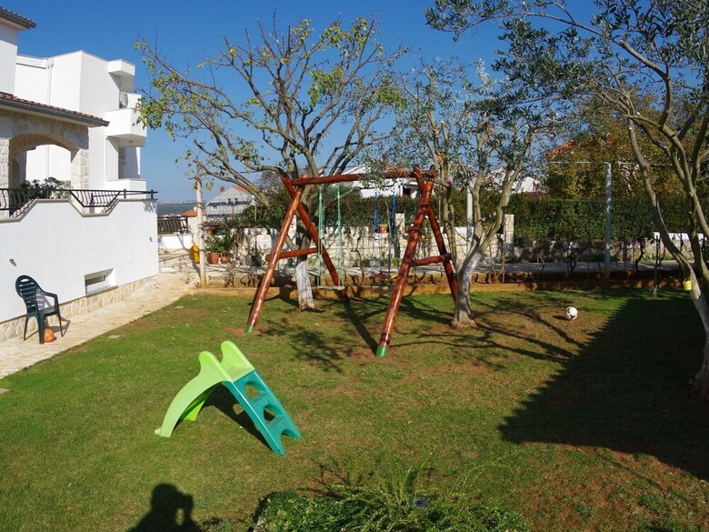 Quaint Apartment In Pula With Garden
