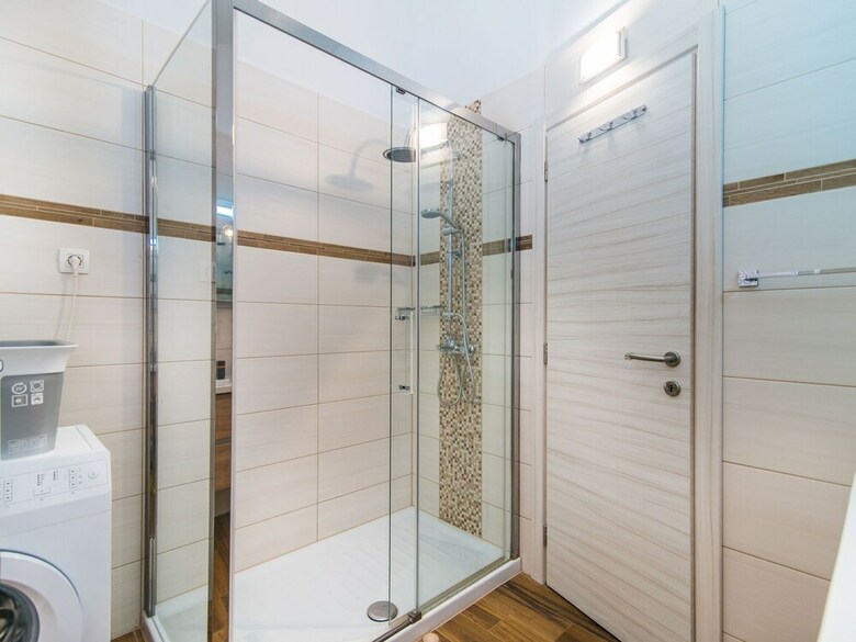 Stylish Villa In Li?njan With Swimming Pool