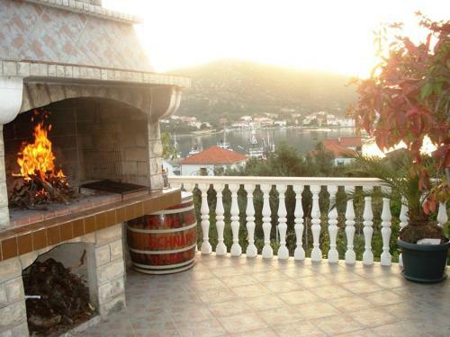 Cozy Apartment In Vinisce With Jetty