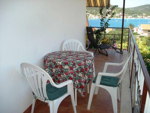 Cozy Apartment In Vinisce With Jetty