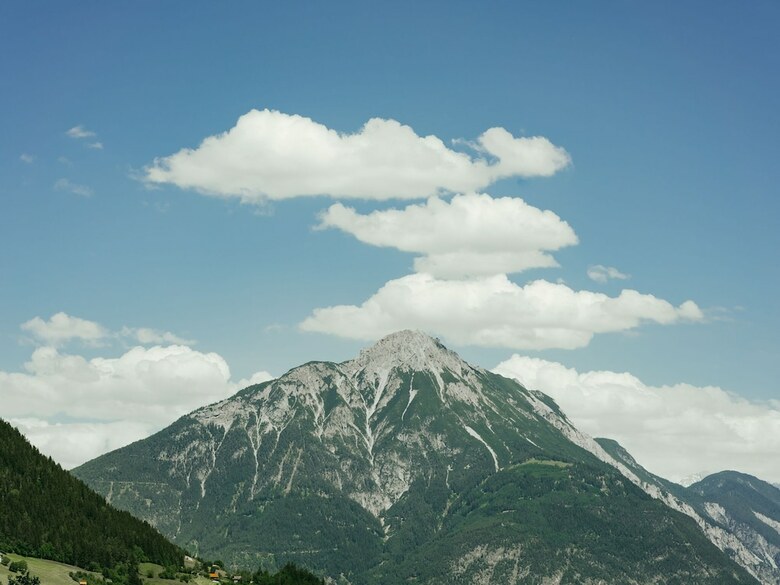 Cozy Apartment In Wenns With Mountain View