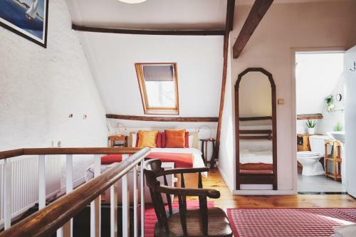 B&B Collier's