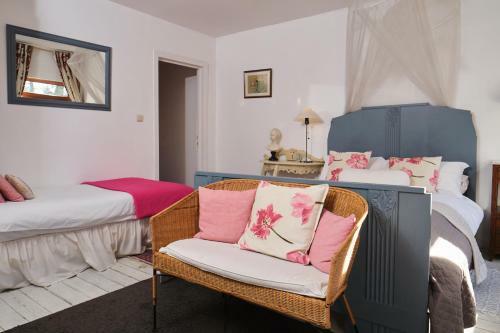 B&B Collier's