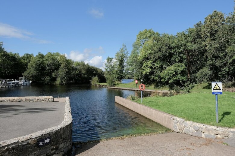 Garadice View Farm House - 6 Bed Accommodation