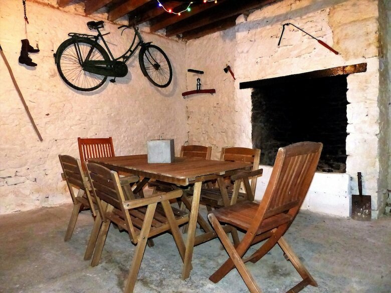 Garadice View Farm House - 6 Bed Accommodation