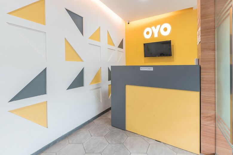 Hostal Oyo 386 Hey Hotel